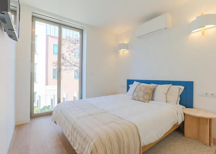 Apartment D'ause - New Modern - 150m To & Center