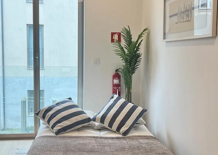 D'ause - New Modern - 150m To & Center Apartment *