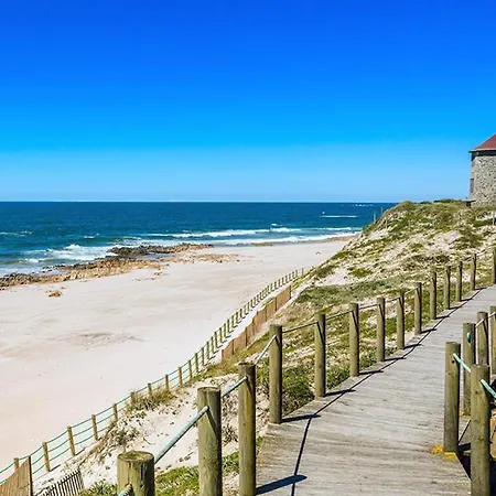 D'ause - New Modern - 150m To & Center Apartment