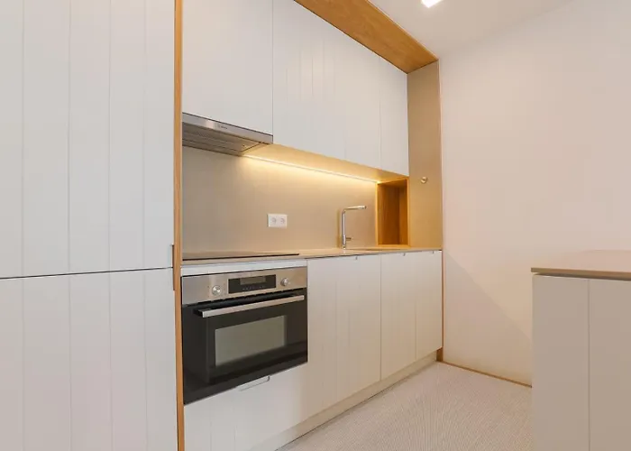 D'ause - New Modern - 150m To & Center Apartment